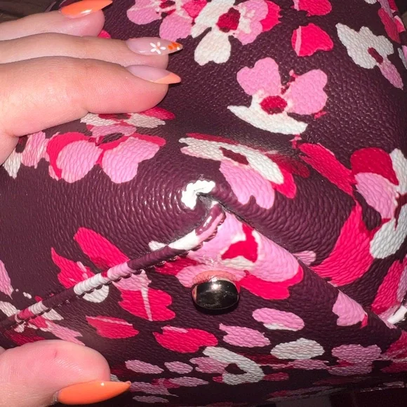 Storybook Lined Kate Spade Floral Tote Bag - Picture 8 of 12